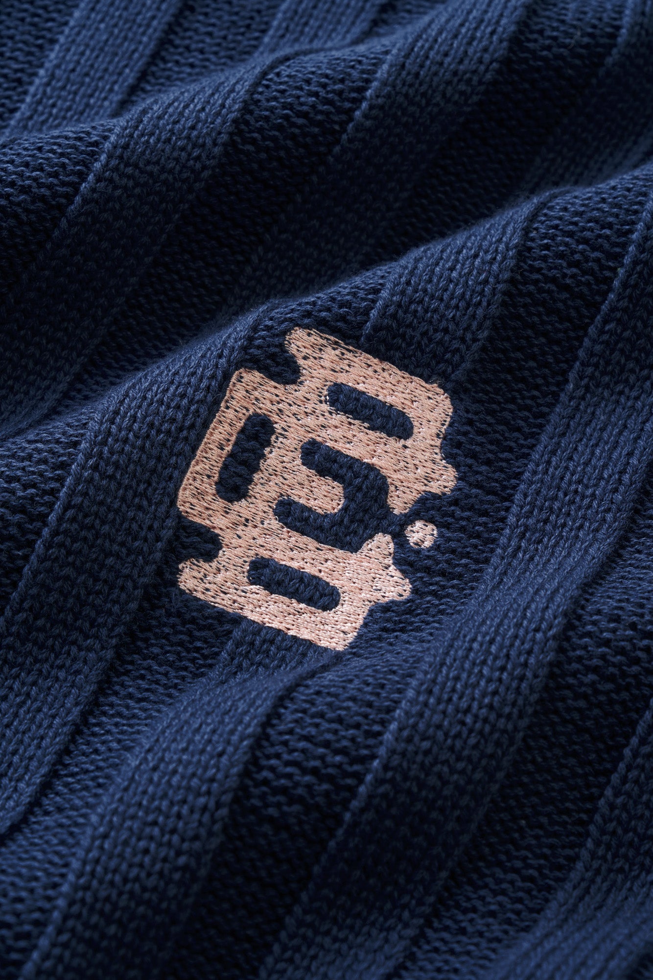 V Neck Knit - Navy