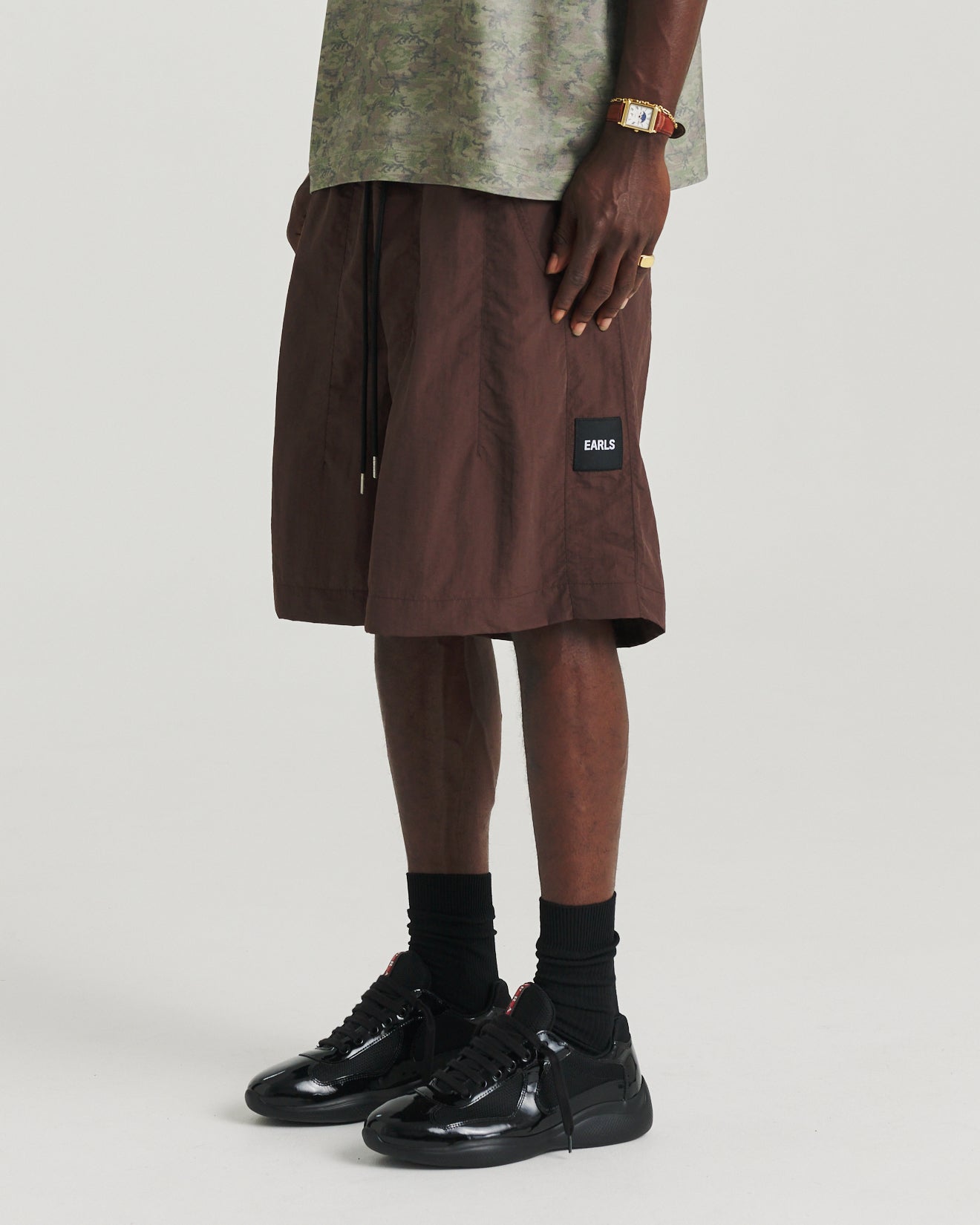 Nylon Relax Short - Brown – Earls Collection