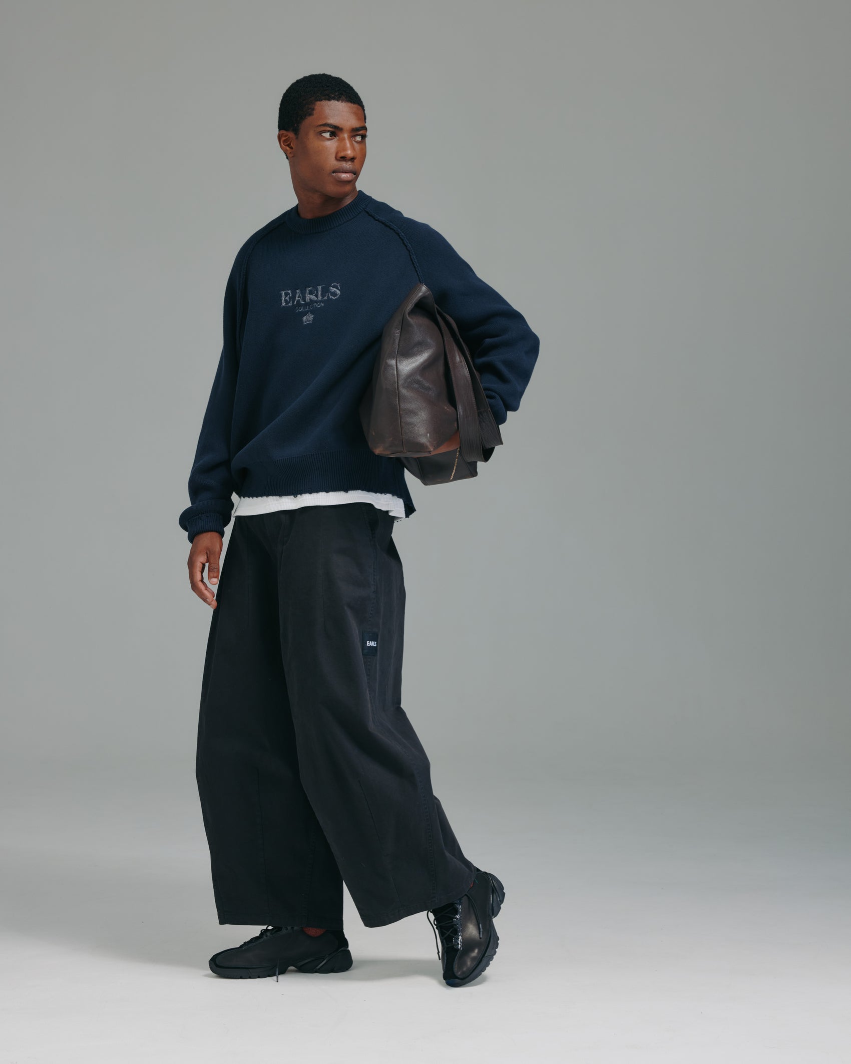 Distressed Crown Knit - Black