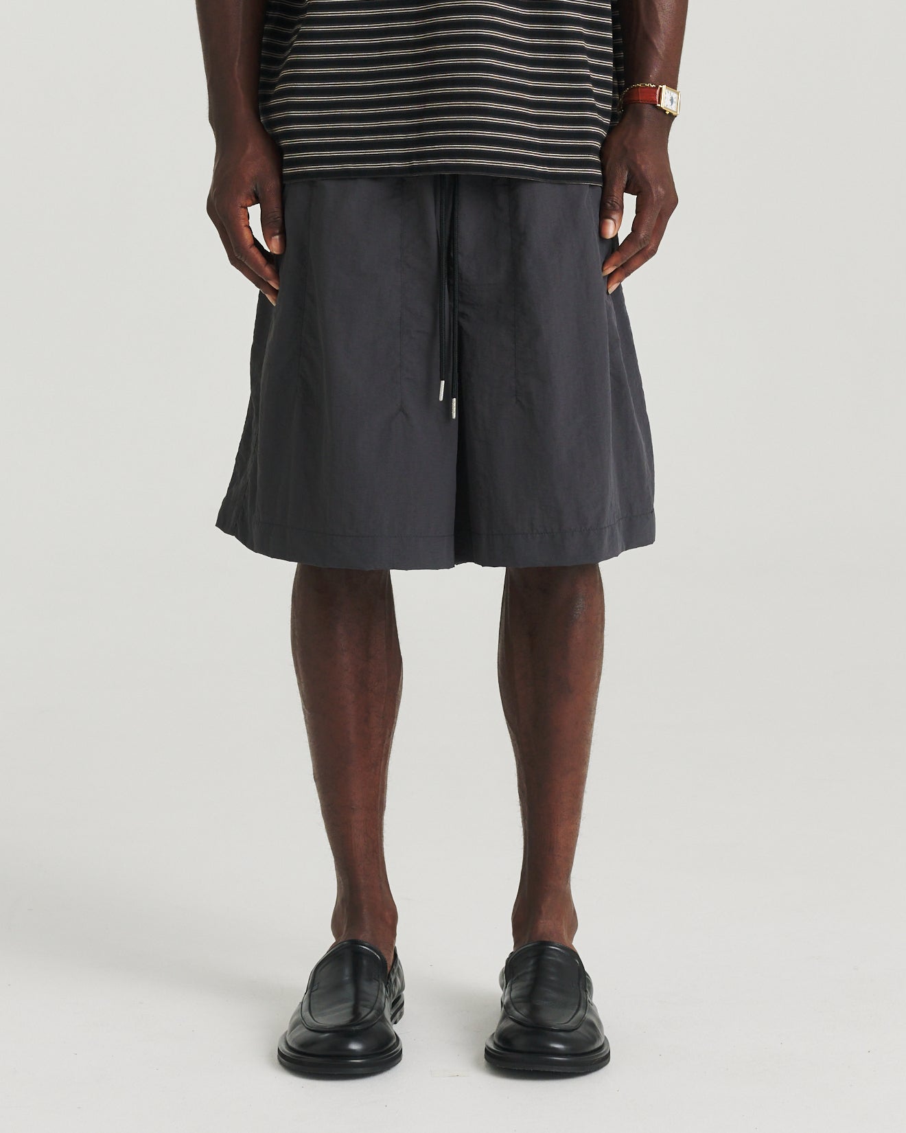 Nylon Relax Short - Charcoal – Earls Collection