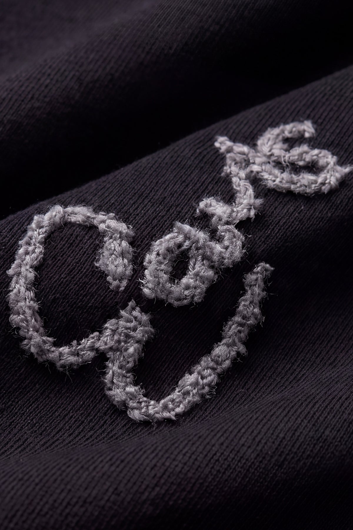 Rough Embroidery Tee - Black