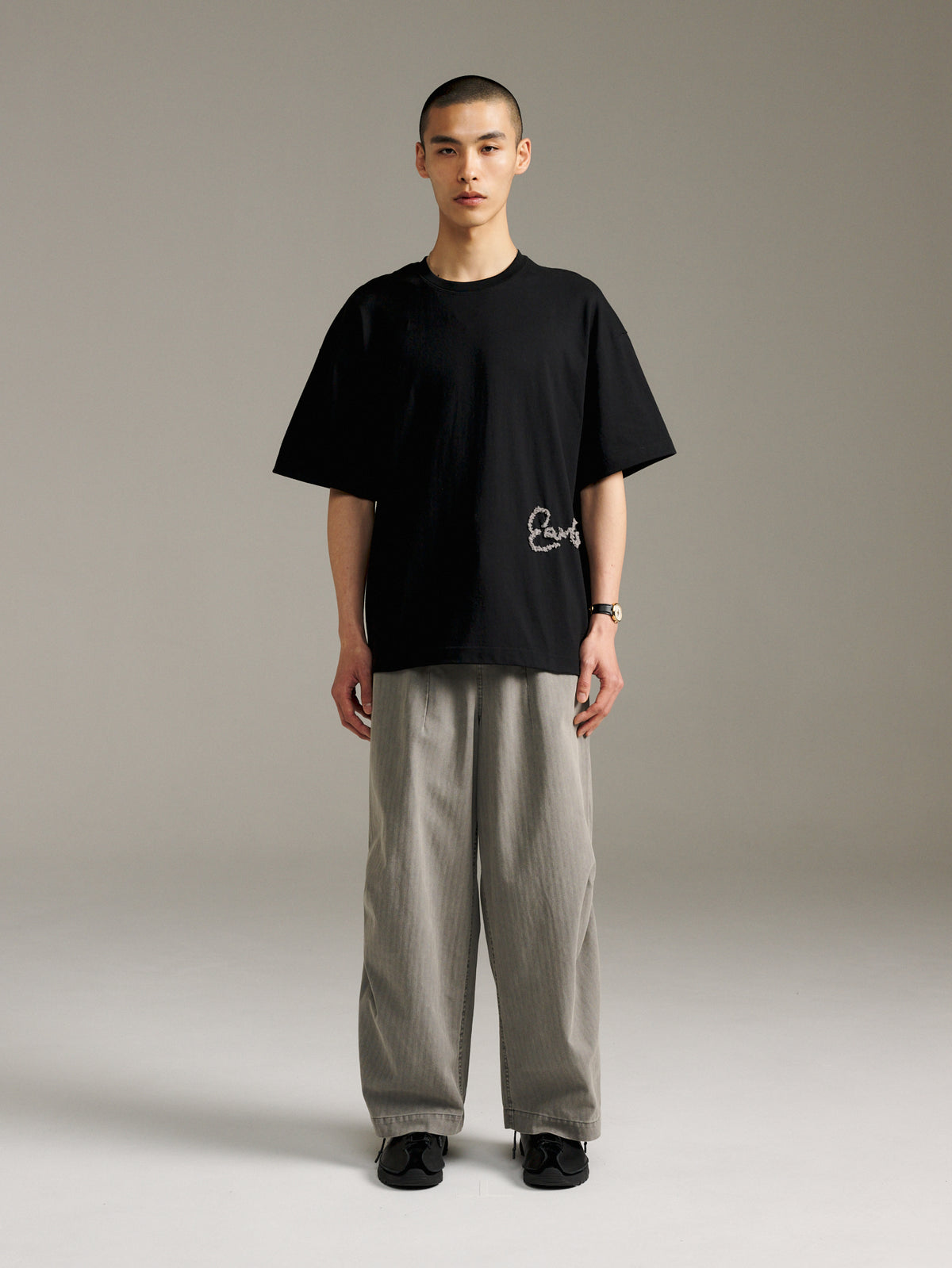 Rough Embroidery Tee - Black