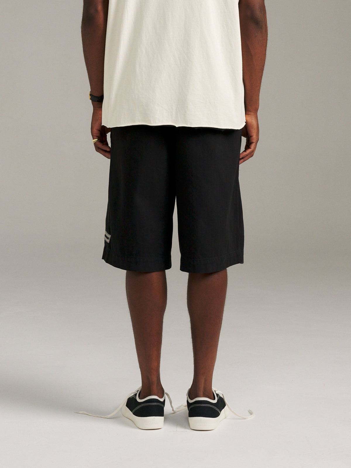 Bermuda Herringbone Short - Black
