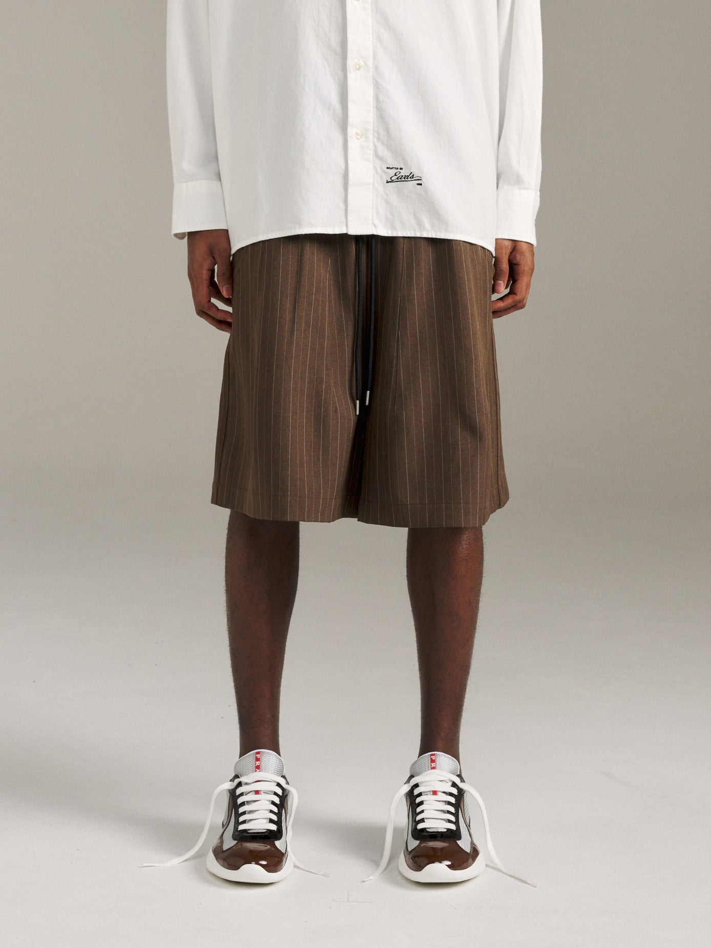 Relax Short - Brown Pinstripe